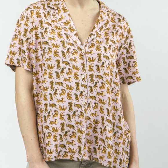 NWT Brava Fabrics Roar Roar Aloha Tiger Blouse - Picture 1 of 11
